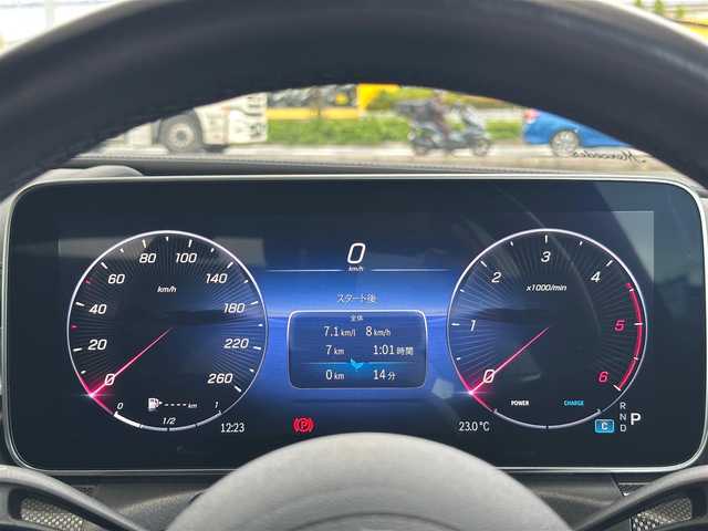 メルセデス・ベンツ Ｍ・ベンツ Ｃ２２０ｄ アバンギャルド　AMGライン 茨城県 2022(令4)年 5.8万km ハイテックシルバー ワンオーナー/純正ナビ/フルセグ/Bluetooth/USB/AM/FM/全方位カメラ/ヘッドアップディスプレイ/エレクトリックパーキングブレーキ/クルーズコントロール/アクティブディスタンスアシスト・ディストロニック/アクティブブレーキアシスト/ブラインドスポットアシスト/Act.レーンアシスト/トラフィックサインアシスト/パーキングアシスト/音声アシスト/ステアコントロール/ホールド機能/エレクトロニックブレーキパワーディストリビューション/ヒルスタートアシスト/アダプティブブレーキライト/コンビネーションスイッチ/指紋センサー/ハーフレザーシート/シートヒーター/パワーシート/パドルシフト/LEDヘッドライト/純正19インチアルミホイール/ドライブレコーダー/アンビエントライト/取扱説明書/新車時保証書/スペアキー×1