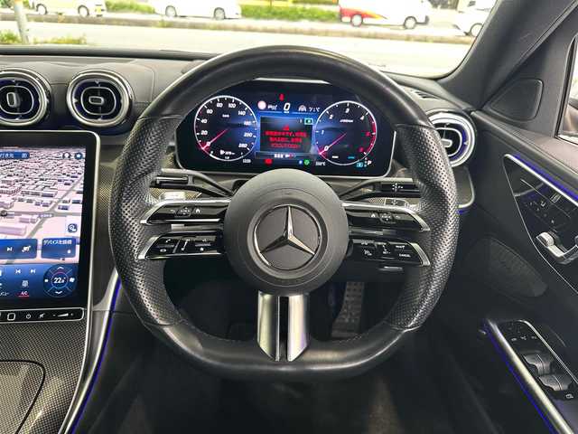 メルセデス・ベンツ Ｍ・ベンツ Ｃ２２０ｄ アバンギャルド　AMGライン 茨城県 2022(令4)年 5.8万km ハイテックシルバー ワンオーナー/純正ナビ/フルセグ/Bluetooth/USB/AM/FM/全方位カメラ/ヘッドアップディスプレイ/エレクトリックパーキングブレーキ/クルーズコントロール/アクティブディスタンスアシスト・ディストロニック/アクティブブレーキアシスト/ブラインドスポットアシスト/Act.レーンアシスト/トラフィックサインアシスト/パーキングアシスト/音声アシスト/ステアコントロール/ホールド機能/エレクトロニックブレーキパワーディストリビューション/ヒルスタートアシスト/アダプティブブレーキライト/コンビネーションスイッチ/指紋センサー/ハーフレザーシート/シートヒーター/パワーシート/パドルシフト/LEDヘッドライト/純正19インチアルミホイール/ドライブレコーダー/アンビエントライト/取扱説明書/新車時保証書/スペアキー×1
