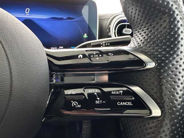 メルセデス・ベンツ Ｍ・ベンツ Ｃ２２０ｄ アバンギャルド　AMGライン 茨城県 2022(令4)年 5.8万km ハイテックシルバー ワンオーナー/純正ナビ/フルセグ/Bluetooth/USB/AM/FM/全方位カメラ/ヘッドアップディスプレイ/エレクトリックパーキングブレーキ/クルーズコントロール/アクティブディスタンスアシスト・ディストロニック/アクティブブレーキアシスト/ブラインドスポットアシスト/Act.レーンアシスト/トラフィックサインアシスト/パーキングアシスト/音声アシスト/ステアコントロール/ホールド機能/エレクトロニックブレーキパワーディストリビューション/ヒルスタートアシスト/アダプティブブレーキライト/コンビネーションスイッチ/指紋センサー/ハーフレザーシート/シートヒーター/パワーシート/パドルシフト/LEDヘッドライト/純正19インチアルミホイール/ドライブレコーダー/アンビエントライト/取扱説明書/新車時保証書/スペアキー×1