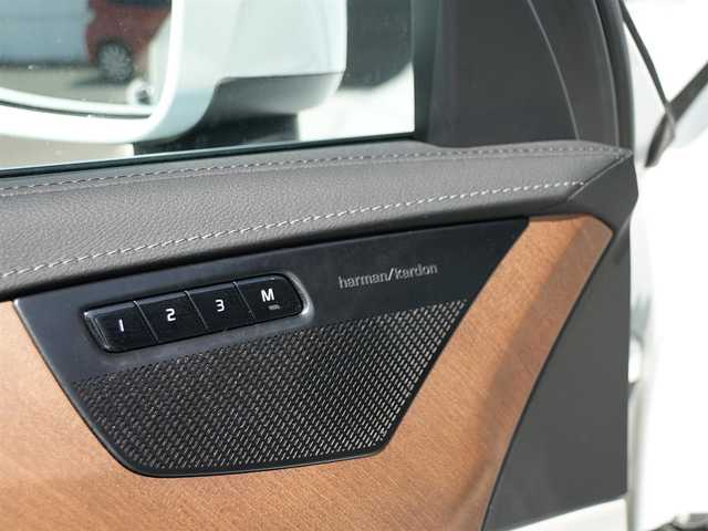 ボルボ ＸＣ９０ D5 AWD インスクリプション 静岡県 2019(令1)年 3.2万km クリスタルホワイトP インテリセーフティ/衝突軽減ブレーキACC/レーンキープ アシスト　BLIS/ホワイトレザーシート /ベンチレーション シートヒーター /harman/kardonサラウンド/前席メモリーパワーシート/ヘッドアップディスプレイ/アンビエントライト /パワーバックドア /20インチアルミホイール/LEDヘッドライト/オートハイビーム/DSRCETC