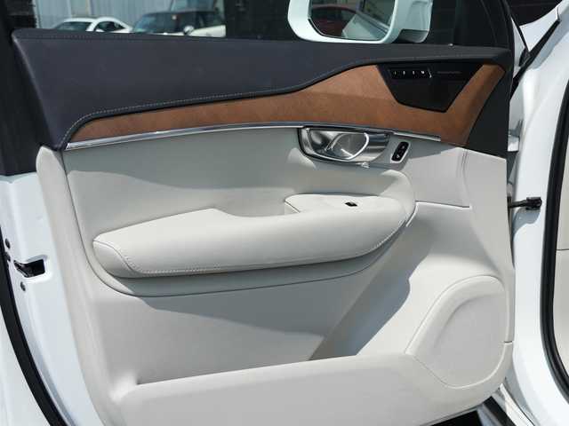 ボルボ ＸＣ９０ D5 AWD インスクリプション 静岡県 2019(令1)年 3.2万km クリスタルホワイトP インテリセーフティ/衝突軽減ブレーキACC/レーンキープ アシスト　BLIS/ホワイトレザーシート /ベンチレーション シートヒーター /harman/kardonサラウンド/前席メモリーパワーシート/ヘッドアップディスプレイ/アンビエントライト /パワーバックドア /20インチアルミホイール/LEDヘッドライト/オートハイビーム/DSRCETC