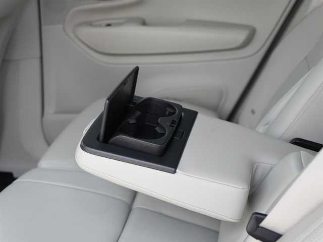ボルボ ＸＣ９０ D5 AWD インスクリプション 静岡県 2019(令1)年 3.2万km クリスタルホワイトP インテリセーフティ/衝突軽減ブレーキACC/レーンキープ アシスト　BLIS/ホワイトレザーシート /ベンチレーション シートヒーター /harman/kardonサラウンド/前席メモリーパワーシート/ヘッドアップディスプレイ/アンビエントライト /パワーバックドア /20インチアルミホイール/LEDヘッドライト/オートハイビーム/DSRCETC
