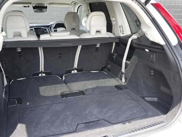 ボルボ ＸＣ９０ D5 AWD インスクリプション 静岡県 2019(令1)年 3.2万km クリスタルホワイトP インテリセーフティ/衝突軽減ブレーキACC/レーンキープ アシスト　BLIS/ホワイトレザーシート /ベンチレーション シートヒーター /harman/kardonサラウンド/前席メモリーパワーシート/ヘッドアップディスプレイ/アンビエントライト /パワーバックドア /20インチアルミホイール/LEDヘッドライト/オートハイビーム/DSRCETC