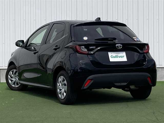 トヨタ ヤリス X 香川県 2020(令2)年 3.4万km ブラック 登録時走行距離：33136km/メーカー純正ナビ/　BT接続/バックカメラ/プリクラッシュセーフティシステム/レーンキープアシスト/クリアランスソナー/オートハイビーム/オートライト/レベライザヘッドライト/ビルトインETC/ドライブレコーダー/ステアリングスイッチ/プッシュスタート/スマートキー