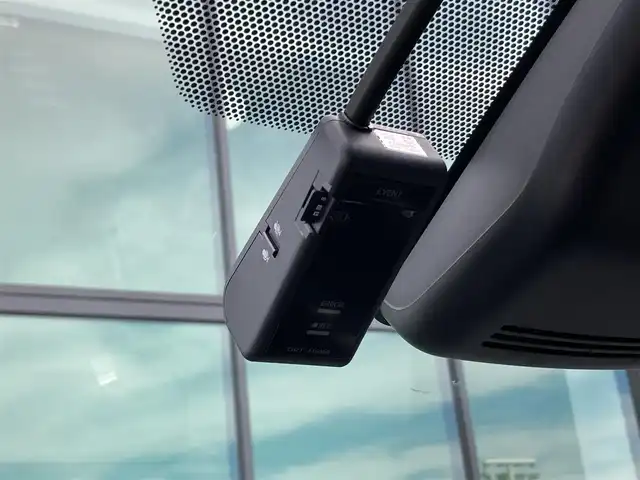 トヨタ ヤリス X 香川県 2020(令2)年 3.4万km ブラック 登録時走行距離：33136km/メーカー純正ナビ/　BT接続/バックカメラ/プリクラッシュセーフティシステム/レーンキープアシスト/クリアランスソナー/オートハイビーム/オートライト/レベライザヘッドライト/ビルトインETC/ドライブレコーダー/ステアリングスイッチ/プッシュスタート/スマートキー