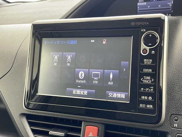 トヨタ ヴォクシー ZS 沖縄県 2014(平26)年 8.9万km ホワイトパールクリスタルシャイン 純正ナビ（B9062）/フルセグTV　/Bluetooth接続　/バックカメラ　/前後ドライブレコーダー/ビルトインETC　/LEDヘッドライト/オートライト　/プッシュスタート　/スマートキー　/スペアキー/パワースライドドア/サンシェード　/純正フロアマット　/純正16インチアルミホイール/レーダー探知機　/アルパインスピーカー