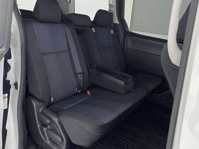 トヨタ ヴォクシー ZS 沖縄県 2014(平26)年 8.9万km ホワイトパールクリスタルシャイン 純正ナビ（B9062）/フルセグTV　/Bluetooth接続　/バックカメラ　/前後ドライブレコーダー/ビルトインETC　/LEDヘッドライト/オートライト　/プッシュスタート　/スマートキー　/スペアキー/パワースライドドア/サンシェード　/純正フロアマット　/純正16インチアルミホイール/レーダー探知機　/アルパインスピーカー