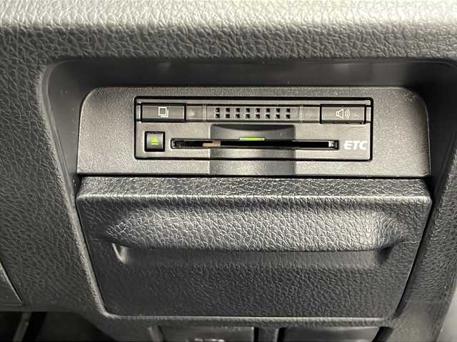 トヨタ ヴォクシー ZS 沖縄県 2014(平26)年 8.9万km ホワイトパールクリスタルシャイン 純正ナビ（B9062）/フルセグTV　/Bluetooth接続　/バックカメラ　/前後ドライブレコーダー/ビルトインETC　/LEDヘッドライト/オートライト　/プッシュスタート　/スマートキー　/スペアキー/パワースライドドア/サンシェード　/純正フロアマット　/純正16インチアルミホイール/レーダー探知機　/アルパインスピーカー