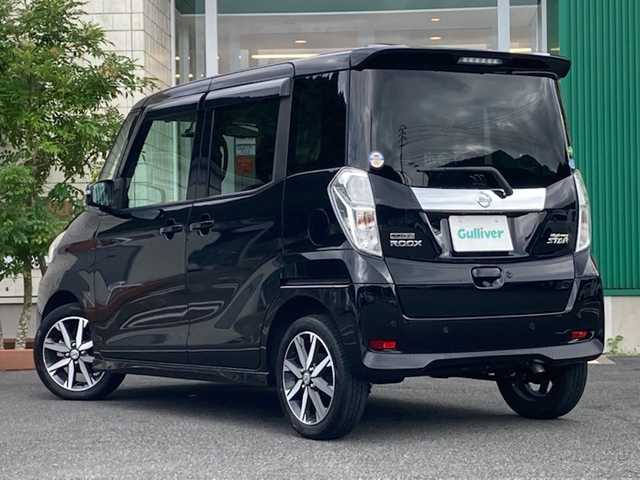 日産 デイズ ルークス ハイウェイスター Gターボ 愛媛県 2020(令2)年 1.3万km ブラック 純正ナビ(MM319D-W) /・CD/DVD/フルセグTV/・Bluetooth/SD/AUX /アラウンドビューモニター /前方ドライブレコーダー /両側パワースライドドア /クルーズコントロール /エマージェンシーブレーキ/レーンキープアシスト/LEDオートライト/・オートハイビーム /・フォグランプ/純正15インチアルミ/ドアバイザー/フロアマット/プッシュスタート/・スペアキー/取扱説明書/保証書