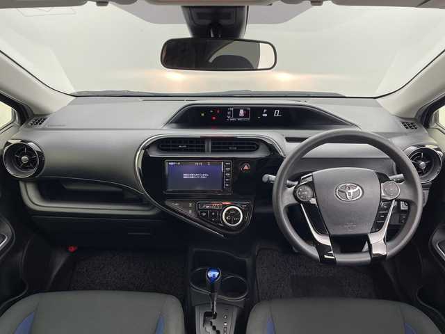 トヨタ アクア S 愛知県 2020(令2)年 2.5万km シルバーM 純正ナビ/・Bluetooth/・CD/・フルセグテレビ/バックカメラ/衝突軽減ブレーキ/レーンキープアシスト/オートマチックハイビーム/前後コーナーセンサー/ビルトインETC/Wエアバッグ/スペアキー