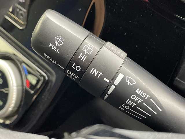 トヨタ アクア S 愛知県 2020(令2)年 2.5万km シルバーM 純正ナビ/・Bluetooth/・CD/・フルセグテレビ/バックカメラ/衝突軽減ブレーキ/レーンキープアシスト/オートマチックハイビーム/前後コーナーセンサー/ビルトインETC/Wエアバッグ/スペアキー