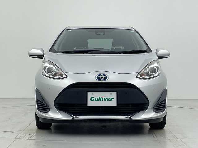 トヨタ アクア S 愛知県 2020(令2)年 2.5万km シルバーM 純正ナビ/・Bluetooth/・CD/・フルセグテレビ/バックカメラ/衝突軽減ブレーキ/レーンキープアシスト/オートマチックハイビーム/前後コーナーセンサー/ビルトインETC/Wエアバッグ/スペアキー