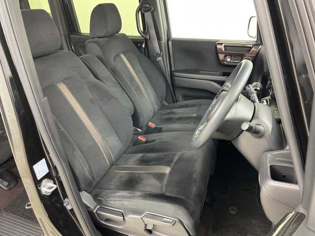 ホンダ Ｎ ＢＯＸ カスタム G L 道東・釧路十勝 2019(平31)年 4.7万km クリスタルブラックパール 4WD/純正メモリナビ　/(AM/FM/フルセグＴＶ/ＤＶＤ再生/Ｂｌｕｅｔｏｏｔｈ接続)　/ビルトインＥＴＣ　/バックカメラ　/片側パワースライドドア　/前席シートヒーター/横滑り防止装置/アイドリングストップ　/スマートキー/プッシュスタート　/純正ＬＥＤヘッドライト　/純正１４インチアルミホイール　/純正フロアマット