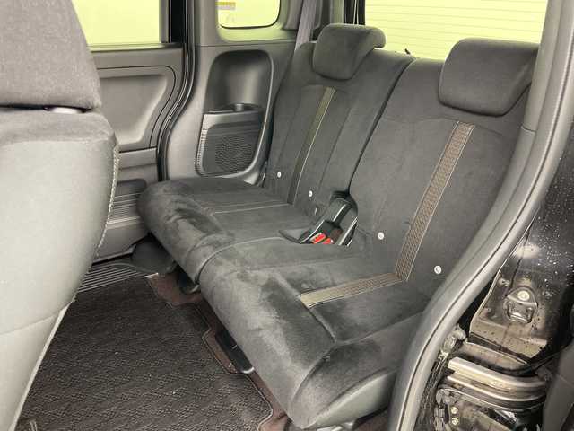 ホンダ Ｎ ＢＯＸ カスタム G L 道東・釧路十勝 2019(平31)年 4.7万km クリスタルブラックパール 4WD/純正メモリナビ　/(AM/FM/フルセグＴＶ/ＤＶＤ再生/Ｂｌｕｅｔｏｏｔｈ接続)　/ビルトインＥＴＣ　/バックカメラ　/片側パワースライドドア　/前席シートヒーター/横滑り防止装置/アイドリングストップ　/スマートキー/プッシュスタート　/純正ＬＥＤヘッドライト　/純正１４インチアルミホイール　/純正フロアマット