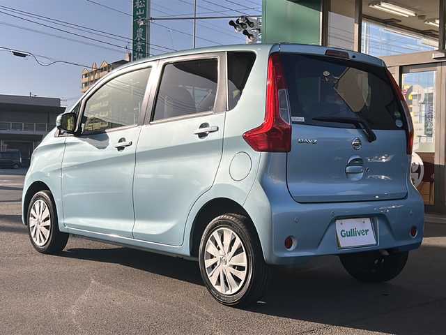 日産 デイズ X 愛媛県 2018(平30)年 2.8万km アイスブルー 純正ナビ/全方位カメラ/前後ドライブレコーダー/スマートキー/前後コーナーセンサー/フルセグテレビ/ＥＴＣ/衝突軽減システム/横滑り防止装置/アイドリングストップ/純正フロアマット