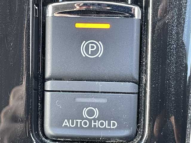 三菱 アウトランダー ＰＨＥＶ G セーフティパッケージ 岡山県 2017(平29)年 4.6万km ルビーブラックP 登録時走行距離45556km/4WD/社外ナビ/フルセグTV(AM/FM/CD/DVD/Bluetooth)/マルチアラウンドモニター/ETC/衝突軽減被害ブレーキシステム/車線逸脱警報システム/オートマチックハイビーム/レーダークルーズコントロール/横滑り防止装置/D/N席シートヒーター/ステアリングヒーター/電子パーキング/オートブレーキホールド/レザーシート/18インチ純正AW/フロアマット