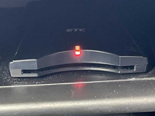 三菱 アウトランダー ＰＨＥＶ G セーフティパッケージ 岡山県 2017(平29)年 4.6万km ルビーブラックP 登録時走行距離45556km/4WD/社外ナビ/フルセグTV(AM/FM/CD/DVD/Bluetooth)/マルチアラウンドモニター/ETC/衝突軽減被害ブレーキシステム/車線逸脱警報システム/オートマチックハイビーム/レーダークルーズコントロール/横滑り防止装置/D/N席シートヒーター/ステアリングヒーター/電子パーキング/オートブレーキホールド/レザーシート/18インチ純正AW/フロアマット