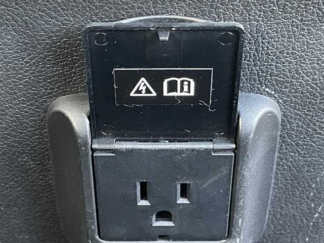 三菱 アウトランダー ＰＨＥＶ G セーフティパッケージ 岡山県 2017(平29)年 4.6万km ルビーブラックP 登録時走行距離45556km/4WD/社外ナビ/フルセグTV(AM/FM/CD/DVD/Bluetooth)/マルチアラウンドモニター/ETC/衝突軽減被害ブレーキシステム/車線逸脱警報システム/オートマチックハイビーム/レーダークルーズコントロール/横滑り防止装置/D/N席シートヒーター/ステアリングヒーター/電子パーキング/オートブレーキホールド/レザーシート/18インチ純正AW/フロアマット