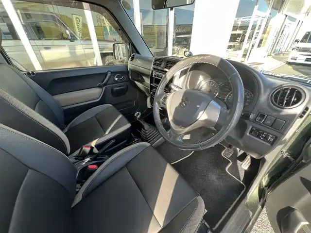 スズキ ジムニー ランドベンチャー 山口県 2016(平28)年 5.5万km クールカーキPM 社外CDデッキ/純正フロアマット/純正ドアバイザー/純正フォグランプ/純正16インチアルミ/ウィンカーミラー/運転席シートヒーター/ETC