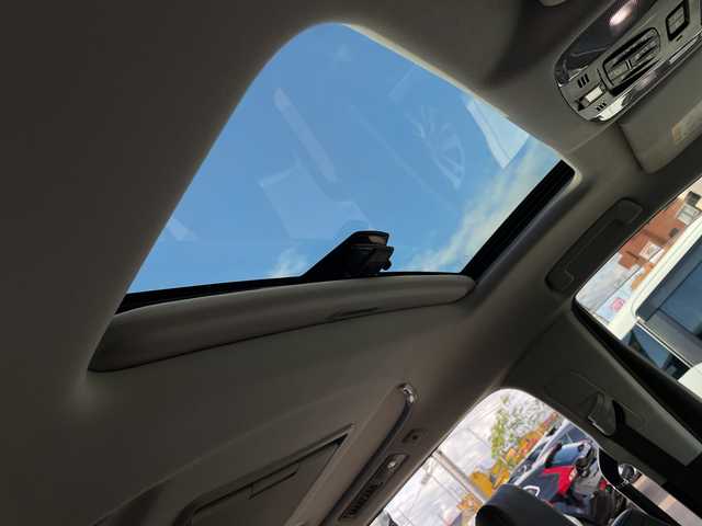 トヨタ アルファード 山口県 2020(令2)年 5.5万km ホワイトパールクリスタルシャイン サンルーフ/後席12/1型フリップダウンモニター/純正ナビ（フルセグTV、AM/FM、Bluetooth）/バックカメラ/両側パワースライド/電動リヤゲート/デジタルインナーミラー/レーダクルーズコントロール/LEDオートライト/革シート/1/2列目パワーシート/1列目シートヒーター＆ベンチレーション＆シートメモリー/オットマン/ETC2/0/純正１８インチアルミホイール/スペアキー１本