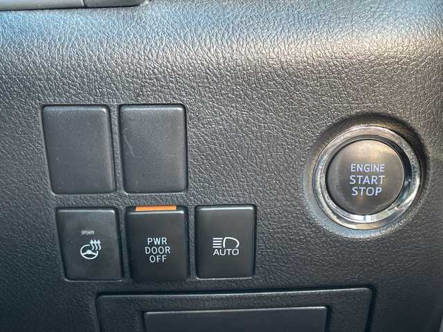 トヨタ アルファード 山口県 2020(令2)年 5.5万km ホワイトパールクリスタルシャイン サンルーフ/後席12/1型フリップダウンモニター/純正ナビ（フルセグTV、AM/FM、Bluetooth）/バックカメラ/両側パワースライド/電動リヤゲート/デジタルインナーミラー/レーダクルーズコントロール/LEDオートライト/革シート/1/2列目パワーシート/1列目シートヒーター＆ベンチレーション＆シートメモリー/オットマン/ETC2/0/純正１８インチアルミホイール/スペアキー１本