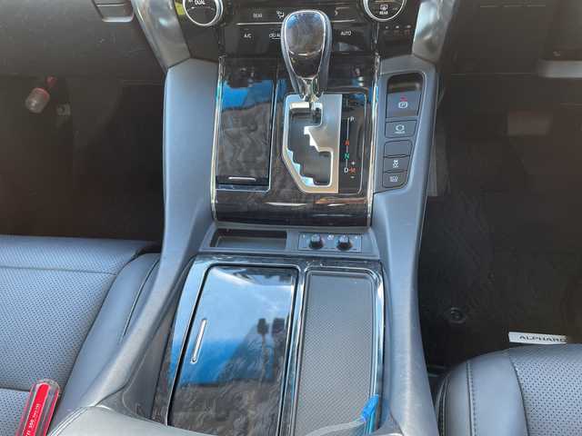 トヨタ アルファード 山口県 2020(令2)年 5.5万km ホワイトパールクリスタルシャイン サンルーフ/後席12/1型フリップダウンモニター/純正ナビ（フルセグTV、AM/FM、Bluetooth）/バックカメラ/両側パワースライド/電動リヤゲート/デジタルインナーミラー/レーダクルーズコントロール/LEDオートライト/革シート/1/2列目パワーシート/1列目シートヒーター＆ベンチレーション＆シートメモリー/オットマン/ETC2/0/純正１８インチアルミホイール/スペアキー１本