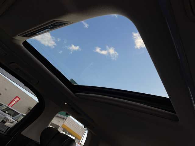 トヨタ アルファード 山口県 2020(令2)年 5.5万km ホワイトパールクリスタルシャイン サンルーフ/後席12/1型フリップダウンモニター/純正ナビ（フルセグTV、AM/FM、Bluetooth）/バックカメラ/両側パワースライド/電動リヤゲート/デジタルインナーミラー/レーダクルーズコントロール/LEDオートライト/革シート/1/2列目パワーシート/1列目シートヒーター＆ベンチレーション＆シートメモリー/オットマン/ETC2/0/純正１８インチアルミホイール/スペアキー１本