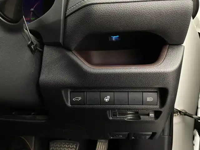 トヨタ ＲＡＶ４ G 新潟県 2020(令2)年 5.1万km ホワイトパールクリスタルシャイン ４WD/トヨタセーフティセンス/モデリスタ/禁煙車/純正SDナビ/　　CD/DVD/AM/FM/フルセグ/BT/SD/バックモニター/パワーバックドア/レーダークルーズコントロール/LEDオートライト/オートマチックハイビーム/運転席パワーシート/前席シートヒーター/純正18インチアルミホイール付/ステアリングスイッチ/ステアリングヒーター/ドライブレコーダー/ブラインドスポットモニター/USBポート/電動パーキングブレーキ/オートブレーキホールド/スペアキー/スマートキー/ETC