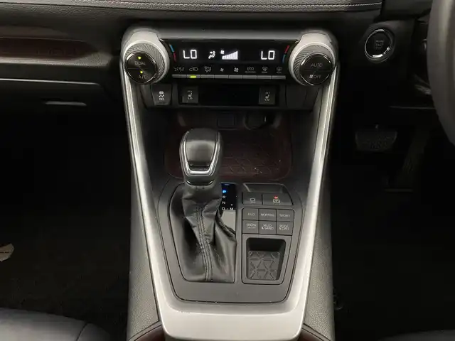 トヨタ ＲＡＶ４ G 新潟県 2020(令2)年 5.1万km ホワイトパールクリスタルシャイン ４WD/トヨタセーフティセンス/モデリスタ/禁煙車/純正SDナビ/　　CD/DVD/AM/FM/フルセグ/BT/SD/バックモニター/パワーバックドア/レーダークルーズコントロール/LEDオートライト/オートマチックハイビーム/運転席パワーシート/前席シートヒーター/純正18インチアルミホイール付/ステアリングスイッチ/ステアリングヒーター/ドライブレコーダー/ブラインドスポットモニター/USBポート/電動パーキングブレーキ/オートブレーキホールド/スペアキー/スマートキー/ETC