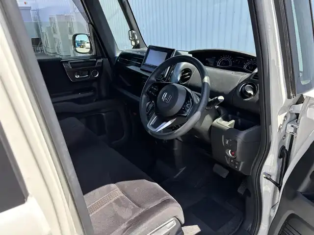 ホンダ Ｎ ＢＯＸ カスタム G L ホンダセンシング 滋賀県 2019(令1)年 8万km プラチナホワイトパール ホンダセンシング/・衝突軽減ブレーキ/・レーンキープアシスト/・車線逸脱警報/・誤発進抑制機能/・標識認識機能/・アダプティブクルーズコントロール/・先行車発進通知/片側パワースライドドア/ステアリングリモコン/ドライブレコーダー/ETC/プッシュスタート/スマートキー/電動格納ミラー/ウインカーミラー/LEDヘッドライト/オートライト/オートハイビーム