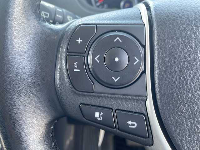 トヨタ ヴォクシー ZS 煌Ⅱ 岩手県 2017(平29)年 7.9万km ホワイトパールクリスタルシャイン 4WD/社外SDナビ *CD/DVD/SD/Bluetooth/ラジオ/フルセグテレビ /バックカメラ /両側パワースライドドア/寒冷地仕様/プリクラッシュセーフティ/レーンディパーチャーアラート/オートハイビーム /アイドリングストップ/ETC/スマートキー（×2）/プッシュスタート/純正16inアルミホイール/純正フロアマット/LEDヘッドライト/フォグランプ/電動格納ミラー/ウィンカーミラー/ドアバイザー