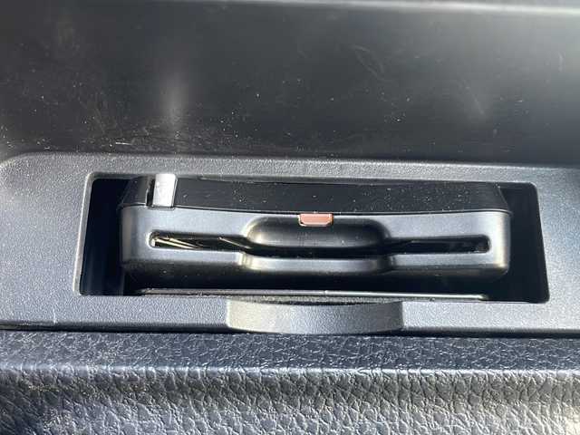 トヨタ ヴォクシー ZS 煌Ⅱ 岩手県 2017(平29)年 7.9万km ホワイトパールクリスタルシャイン 4WD/社外SDナビ *CD/DVD/SD/Bluetooth/ラジオ/フルセグテレビ /バックカメラ /両側パワースライドドア/寒冷地仕様/プリクラッシュセーフティ/レーンディパーチャーアラート/オートハイビーム /アイドリングストップ/ETC/スマートキー（×2）/プッシュスタート/純正16inアルミホイール/純正フロアマット/LEDヘッドライト/フォグランプ/電動格納ミラー/ウィンカーミラー/ドアバイザー