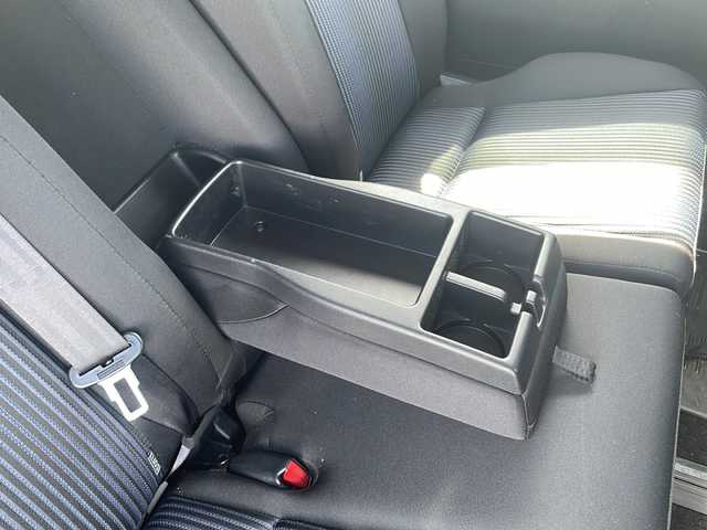 トヨタ ヴォクシー ZS 煌Ⅱ 岩手県 2017(平29)年 7.9万km ホワイトパールクリスタルシャイン 4WD/社外SDナビ *CD/DVD/SD/Bluetooth/ラジオ/フルセグテレビ /バックカメラ /両側パワースライドドア/寒冷地仕様/プリクラッシュセーフティ/レーンディパーチャーアラート/オートハイビーム /アイドリングストップ/ETC/スマートキー（×2）/プッシュスタート/純正16inアルミホイール/純正フロアマット/LEDヘッドライト/フォグランプ/電動格納ミラー/ウィンカーミラー/ドアバイザー