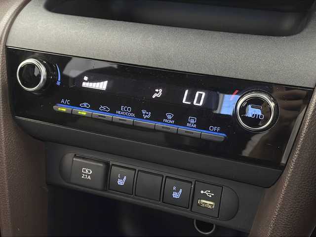 トヨタ ヤリスクロス ハイブリッド Z 宮城県 2020(令2)年 6.8万km ブラックマイカ 禁煙車/Toyota Safety Sense/・プリクラッシュセーフティ/・レーントレーシングアシスト/・レーダークルーズコントロール/・オートマチックハイビーム/・パーキングサポートブレーキ/純正OPナビ/・BT.USB.ミラーキャスト/・フルセグTV/バックカメラ/ハーフレザーシート/・前席シートヒーター/・D席パワーシート/ビルトインETC/ドライブレコーダー（FR）/LEDヘッドライト/プッシュスタート/スマートキー/電動パーキングブレーキ/純正18インチAW/純正フロアマット/AC１００V充電