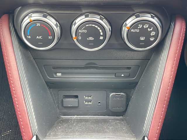 マツダ ＣＸ－３ XD ツーリング 山口県 2015(平27)年 9.5万km ソウルレッドプレミアムメタリック (株)IDOMが運営する【じしゃロン宇部店】の自社ローン専用車両になります。こちらは現金またはオートローンご利用時の価格です。自社ローンご希望の方は別途その旨お申付け下さい。/純正ナビ/プッシュスタート/バックカメラ/ＥＴＣ/Ｂｌｕｅｔｏｏｔｈ接続/純正アルミホイール/純正フロアマット/フルセグＴＶ/ハーフレザーシート/ＬＥＤヘッドライト