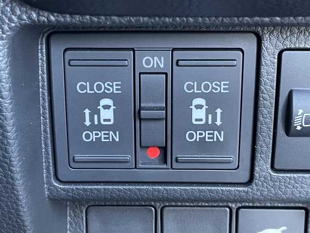 ホンダ ステップワゴン スパーダ eHEV 東京都 2023(令5)年 2万km パープルＭ 純正ナビ/電動パワーバックドア/全周囲カメラ/フルセグTV/前後ドライブレコーダー/両側電動スライドドア/ETC/オットマン/デジタルインナーミラー/パドルシフト/純正フロアマット/サイドバイザー/前席シートヒーター/前後コーナーセンサー/衝突軽減装置/横滑り防止装置/LEDライト/フォグライト