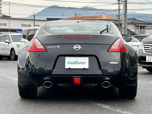 日産 フェアレディ Ｚ バージョンT 長崎県 2018(平30)年 5.7万km ダイヤモンドブラック 純正HDDナビ(BT/FM/AM/CD/ワンセグTV)/プッシュスタート/スマートキー/オートエアコン/バックカメラ/純正フロアマット/純正18インチアルミホイール/スエード調コンビシート/ABS/横滑り防止装置/オートライト/SRSダブル・サイドエアバッグ/SRSカーテンエアバッグ