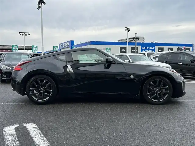 日産 フェアレディ Ｚ バージョンT 長崎県 2018(平30)年 5.7万km ダイヤモンドブラック 純正HDDナビ(BT/FM/AM/CD/ワンセグTV)/プッシュスタート/スマートキー/オートエアコン/バックカメラ/純正フロアマット/純正18インチアルミホイール/スエード調コンビシート/ABS/横滑り防止装置/オートライト/SRSダブル・サイドエアバッグ/SRSカーテンエアバッグ