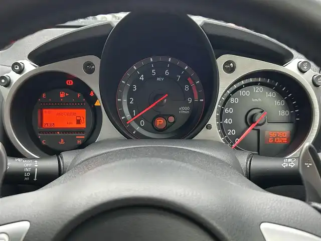 日産 フェアレディ Ｚ バージョンT 長崎県 2018(平30)年 5.7万km ダイヤモンドブラック 純正HDDナビ(BT/FM/AM/CD/ワンセグTV)/プッシュスタート/スマートキー/オートエアコン/バックカメラ/純正フロアマット/純正18インチアルミホイール/スエード調コンビシート/ABS/横滑り防止装置/オートライト/SRSダブル・サイドエアバッグ/SRSカーテンエアバッグ