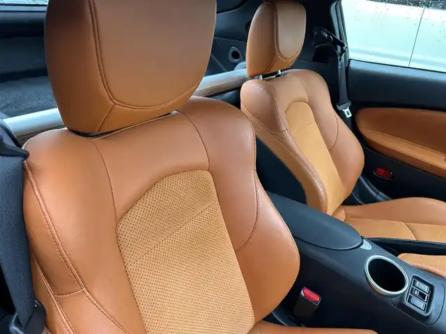 日産 フェアレディ Ｚ バージョンT 長崎県 2018(平30)年 5.7万km ダイヤモンドブラック 純正HDDナビ(BT/FM/AM/CD/ワンセグTV)/プッシュスタート/スマートキー/オートエアコン/バックカメラ/純正フロアマット/純正18インチアルミホイール/スエード調コンビシート/ABS/横滑り防止装置/オートライト/SRSダブル・サイドエアバッグ/SRSカーテンエアバッグ