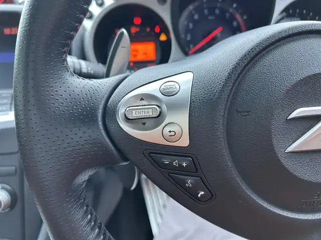 日産 フェアレディ Ｚ バージョンT 長崎県 2018(平30)年 5.7万km ダイヤモンドブラック 純正HDDナビ(BT/FM/AM/CD/ワンセグTV)/プッシュスタート/スマートキー/オートエアコン/バックカメラ/純正フロアマット/純正18インチアルミホイール/スエード調コンビシート/ABS/横滑り防止装置/オートライト/SRSダブル・サイドエアバッグ/SRSカーテンエアバッグ