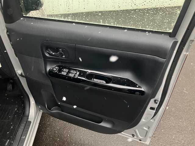 ダイハツ ムーヴ キャンバス X ブラックインテリア リミテッド SAⅢ 道南・函館 2018(平30)年 2.4万km スムースグレーマイカメタリック/ファイアークォーツレッドメタリック 2トーン /純正ナビ//フルセグTV//ドライブレコーダー//全周囲カメラ//ETC//両側パワースライドドア//衝突軽減ブレーキ//サイドバイザー//オートハイビーム//電格ミラー//オートライト//フロントフォグランプ//スマートキー//エンジンプッシュスタート