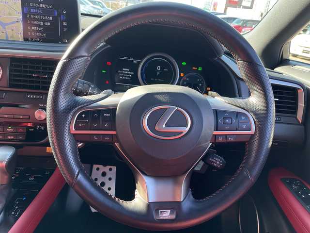 レクサス ＲＸ 450h Fスポーツ 岐阜県 2020(令2)年 8.2万km ホワイトノーヴァガラスフレーク 登録時走行距離81786km/サンルーフ/赤革シート/全方位カメラ/純正ディスプレイオーディオ/フルセグＴＶ/シートヒーター/エアシート/ステアリングヒーター/電動リアゲート/クルーズコントロール/禁煙車/ドライブレコーダー/コーナーセンサー/純正フロアマット/純正アルミホイール/USB入力端子/ETC/Blue tooth/プッシュスタート/スマートキー/スペアキー/ABS/横滑り防止装置/レーンキープアシスト/盗難防止装置/オートライト/オートマチックハイビーム/LEDヘッドライト/エアバッグ/衝突被害軽減システム/カーテンエアバッグ