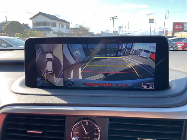 レクサス ＲＸ 450h Fスポーツ 岐阜県 2020(令2)年 8.2万km ホワイトノーヴァガラスフレーク 登録時走行距離81786km/サンルーフ/赤革シート/全方位カメラ/純正ディスプレイオーディオ/フルセグＴＶ/シートヒーター/エアシート/ステアリングヒーター/電動リアゲート/クルーズコントロール/禁煙車/ドライブレコーダー/コーナーセンサー/純正フロアマット/純正アルミホイール/USB入力端子/ETC/Blue tooth/プッシュスタート/スマートキー/スペアキー/ABS/横滑り防止装置/レーンキープアシスト/盗難防止装置/オートライト/オートマチックハイビーム/LEDヘッドライト/エアバッグ/衝突被害軽減システム/カーテンエアバッグ