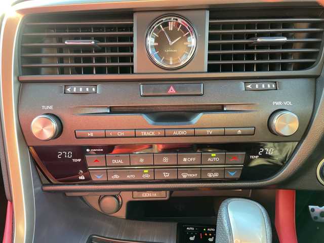 レクサス ＲＸ 450h Fスポーツ 岐阜県 2020(令2)年 8.2万km ホワイトノーヴァガラスフレーク 登録時走行距離81786km/サンルーフ/赤革シート/全方位カメラ/純正ディスプレイオーディオ/フルセグＴＶ/シートヒーター/エアシート/ステアリングヒーター/電動リアゲート/クルーズコントロール/禁煙車/ドライブレコーダー/コーナーセンサー/純正フロアマット/純正アルミホイール/USB入力端子/ETC/Blue tooth/プッシュスタート/スマートキー/スペアキー/ABS/横滑り防止装置/レーンキープアシスト/盗難防止装置/オートライト/オートマチックハイビーム/LEDヘッドライト/エアバッグ/衝突被害軽減システム/カーテンエアバッグ