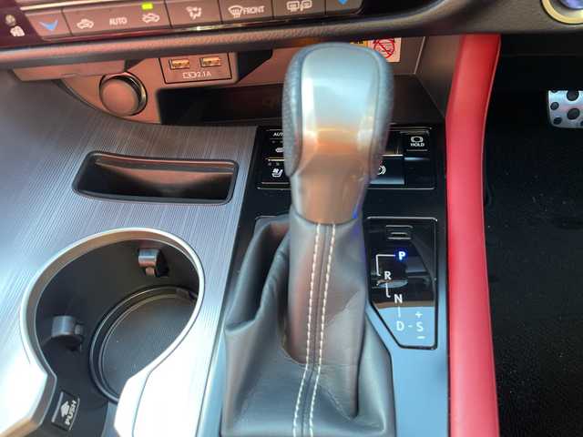 レクサス ＲＸ 450h Fスポーツ 岐阜県 2020(令2)年 8.2万km ホワイトノーヴァガラスフレーク 登録時走行距離81786km/サンルーフ/赤革シート/全方位カメラ/純正ディスプレイオーディオ/フルセグＴＶ/シートヒーター/エアシート/ステアリングヒーター/電動リアゲート/クルーズコントロール/禁煙車/ドライブレコーダー/コーナーセンサー/純正フロアマット/純正アルミホイール/USB入力端子/ETC/Blue tooth/プッシュスタート/スマートキー/スペアキー/ABS/横滑り防止装置/レーンキープアシスト/盗難防止装置/オートライト/オートマチックハイビーム/LEDヘッドライト/エアバッグ/衝突被害軽減システム/カーテンエアバッグ