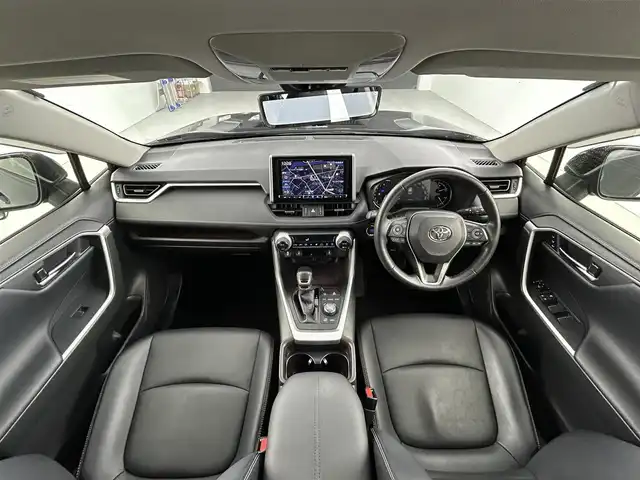 トヨタ ＲＡＶ４ G Zパッケージ 愛知県 2020(令2)年 4.5万km アティチュードブラックマイカ ４WD/社外SDナビ/（CD/DVD/フルセグTV/Bluetooth)/バックカメラ/トヨタセーフティセンス/・プリクラッシュセーフティ/・レーダークルーズコントロール/・レーントレーシングアシスト/・パーキングサポートブレーキ/コーナーセンサー/ETC/パワーバックドア/運転席パワーシート/メモリシート/前席シートヒーター/ルーフレール/ステアリングヒーター/デジタルインナーミラー/LEDヘッドライト/フロントフォグライト/横滑り防止装置/スマートキー/プッシュスタート/ステアリングスイッチ/ウインカーミラー/電動格納ミラー/純正19インチアルミホイール/純正フロアマット