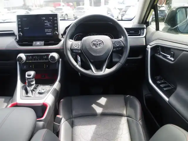 トヨタ ＲＡＶ４ アドベンチャー オフロードPKG 千葉県 2022(令4)年 2.8万km アティチュードブラックマイカ Toyota Safety Sense/・プリクラッシュセーフティ/・レーンディパーチャーアラート/・オートハイビーム/・レーダークルーズコントロール/・ブラインドスポットモニター/ディスプレイオーディオ/【Bluetooth接続】/パノラミックビューモニター/ドライブレコーダー（TZ-D206）/前席パワーシート/エアシート/シートヒーター/運転席パワーシート/革巻きステアリング/ステアリングスイッチ/ステアリングヒーター/ETC/LEDヘッドライト/フォグライト/ウインカーミラー/クリアランスソナー/純正18インチアルミホイル/サイド/カーテンエアバッグ/スマートキー