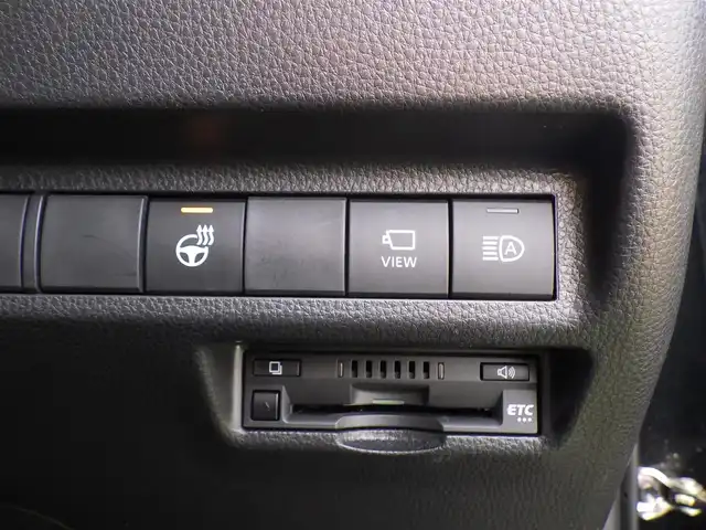 トヨタ ＲＡＶ４ アドベンチャー オフロードPKG 千葉県 2022(令4)年 2.8万km アティチュードブラックマイカ Toyota Safety Sense/・プリクラッシュセーフティ/・レーンディパーチャーアラート/・オートハイビーム/・レーダークルーズコントロール/・ブラインドスポットモニター/ディスプレイオーディオ/【Bluetooth接続】/パノラミックビューモニター/ドライブレコーダー（TZ-D206）/前席パワーシート/エアシート/シートヒーター/運転席パワーシート/革巻きステアリング/ステアリングスイッチ/ステアリングヒーター/ETC/LEDヘッドライト/フォグライト/ウインカーミラー/クリアランスソナー/純正18インチアルミホイル/サイド/カーテンエアバッグ/スマートキー
