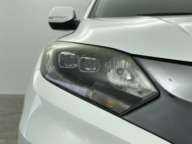 ホンダ ヴェゼル ハイブリッド Z 群馬県 2014(平26)年 7.8万km ホワイトオーキッドパール 純正７インチナビ　バックカメラ　クルーズコントロール　ＬＥＤライト　ハーフレザーシート　シートヒーター　純正１７インチＡＷ　ステアリングリモコン　スマートキー　ＥＴＣ　ドライブレコーダー　禁煙車